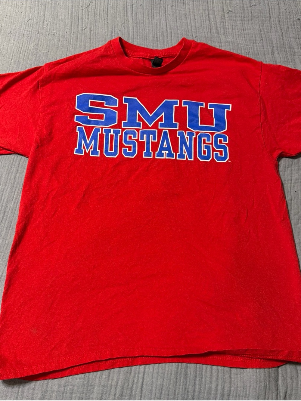 SMU Mustangs Gildan Red Graphic T-Shirt - Collegiate Crew Neck Size Large